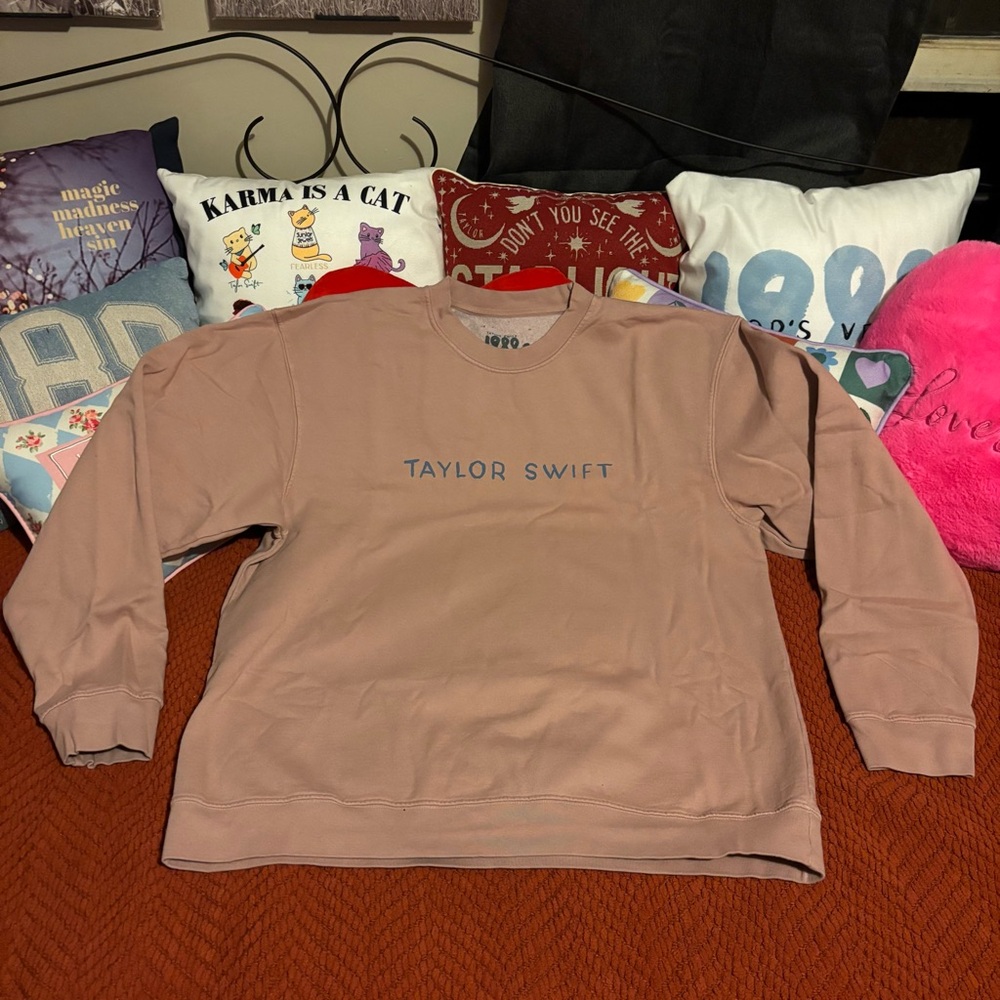 ***SOLD*** Taylor Swift 1989 pink crewneck 2XL